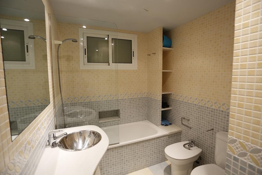 Apartamentos Alquihouse Vilafortuny Cambrils Zimmer foto